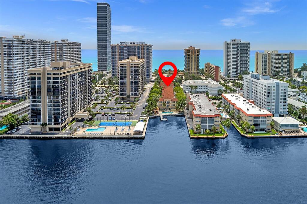 Bayside Townhome with Private Beach Access 𝙗𝙮 𝙎𝙏𝘼𝙔-𝙏𝙊𝘿𝘼𝙔