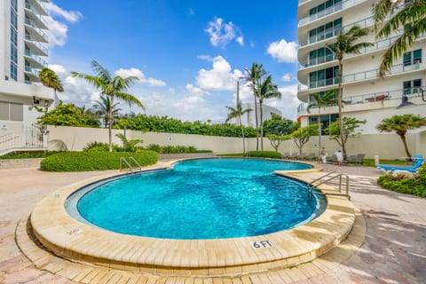 Beachfront Condo with Stunning Ocean Views 𝙗𝙮 𝙎𝙏𝘼𝙔-𝙏𝙊𝘿𝘼𝙔 | Sian Miami