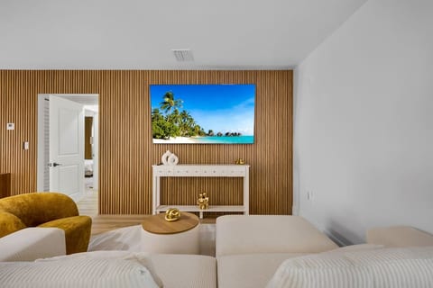 Elegant Stay with Tropical Charm 𝙗𝙮 𝙎𝙏𝘼𝙔-𝙏𝙊𝘿𝘼𝙔 | Casa Azul