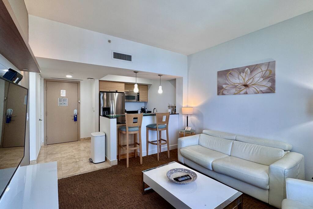 dreamy-beach-views-or-marenas-penthouse/