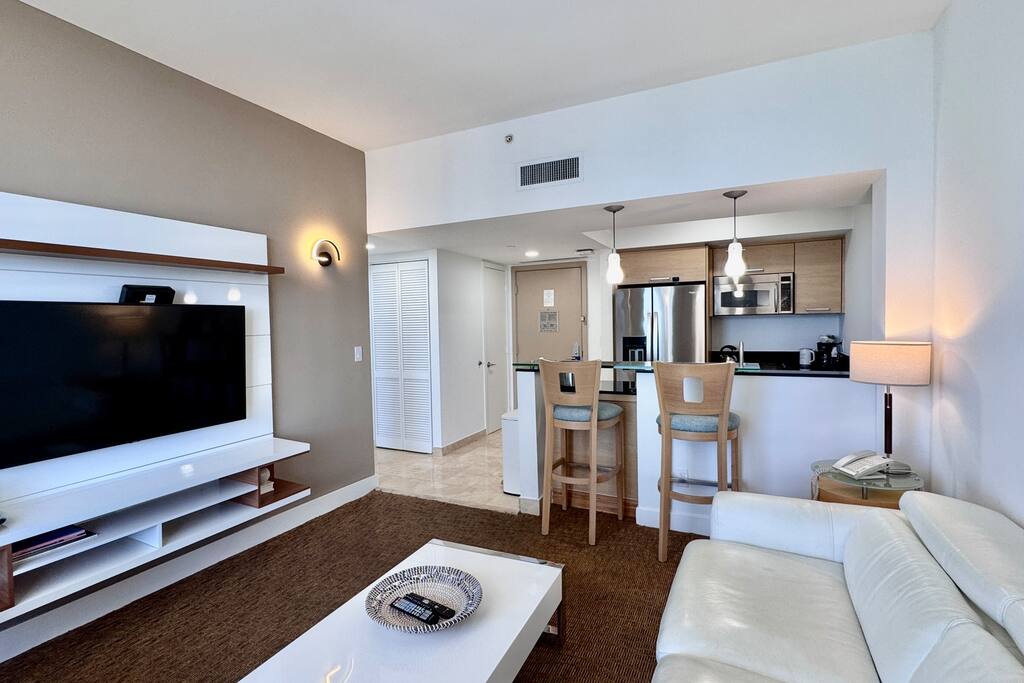 dreamy-beach-views-or-marenas-penthouse/