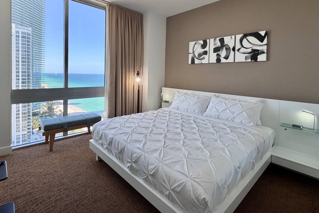 dreamy-beach-views-or-marenas-penthouse/