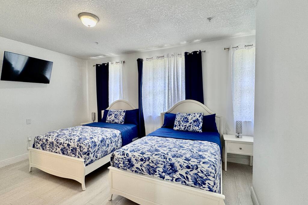 sunny-townhome-near-ocean-walk-to-sand-in-5-min!-or-townhome/