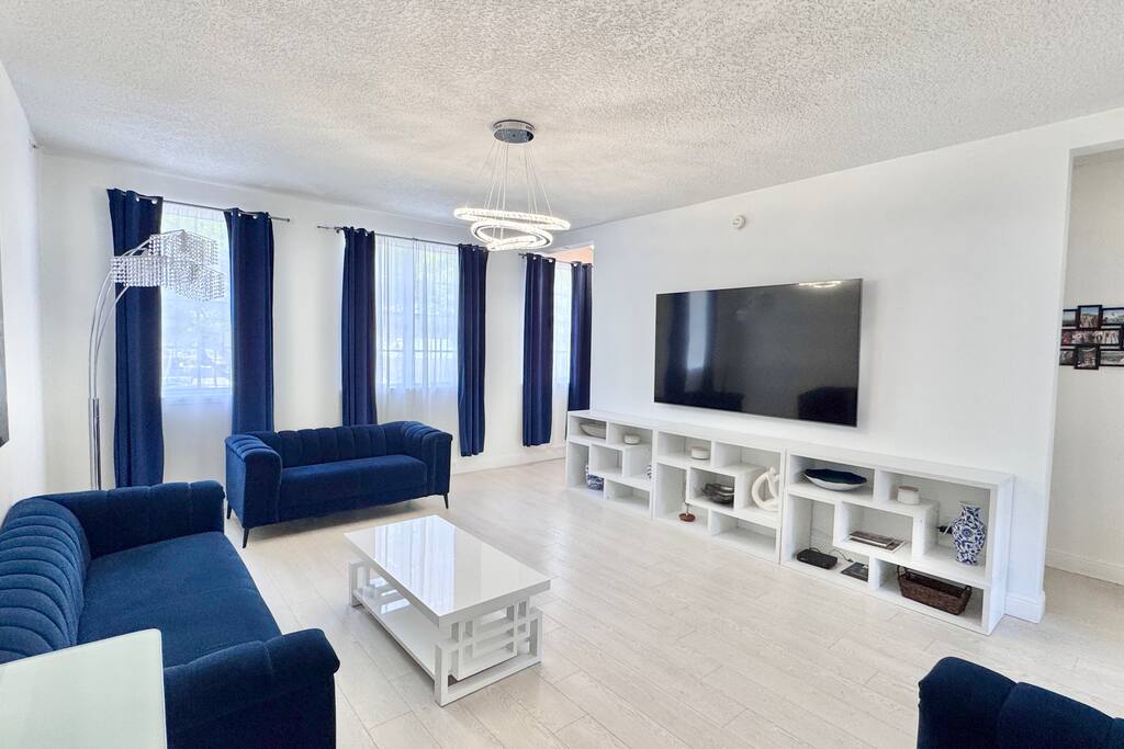 sunny-townhome-near-ocean-walk-to-sand-in-5-min!-or-townhome/