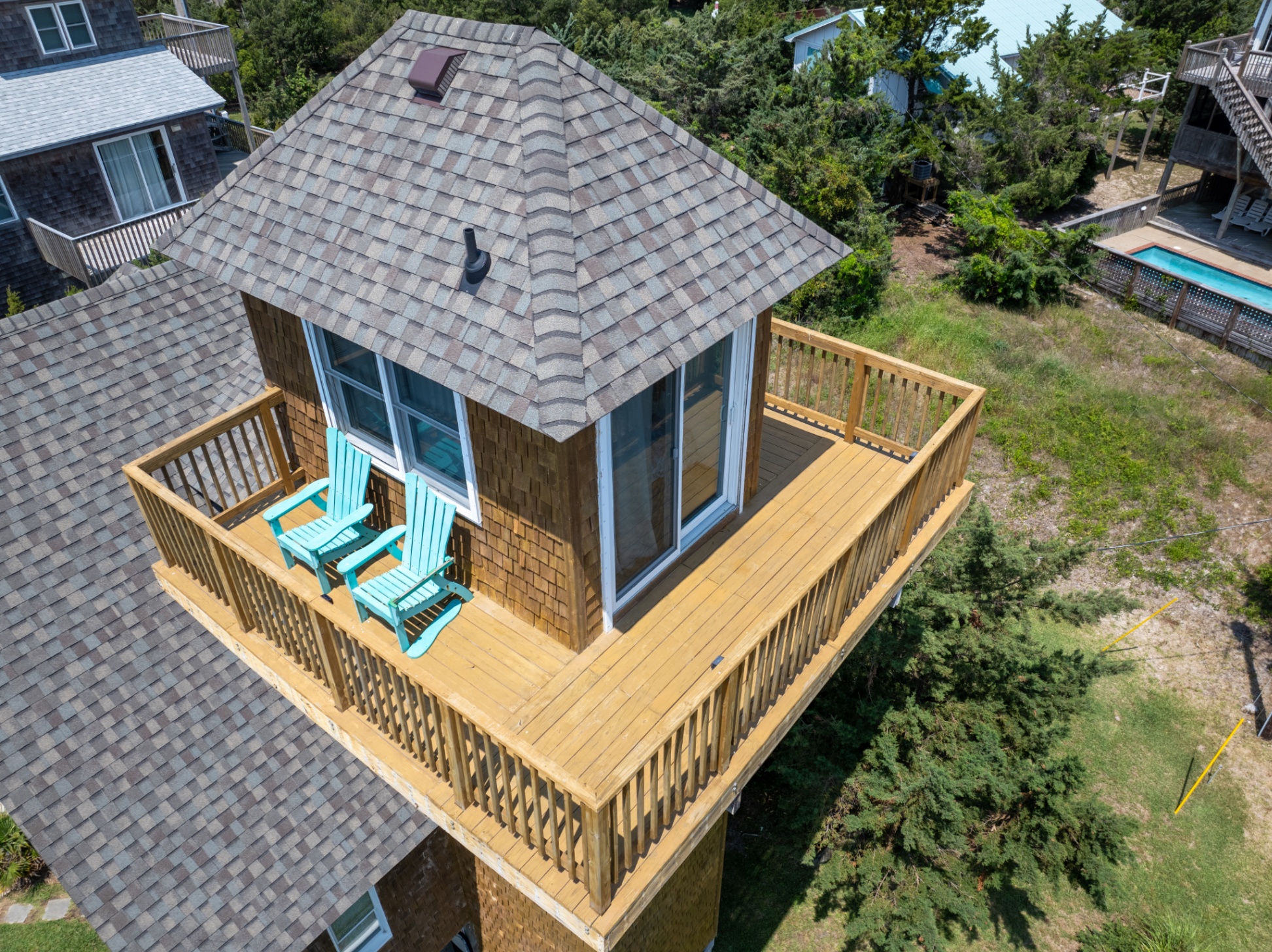 unique-oceanside-4-bedrooms-home/