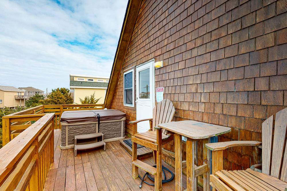 unique-oceanside-4-bedrooms-home/