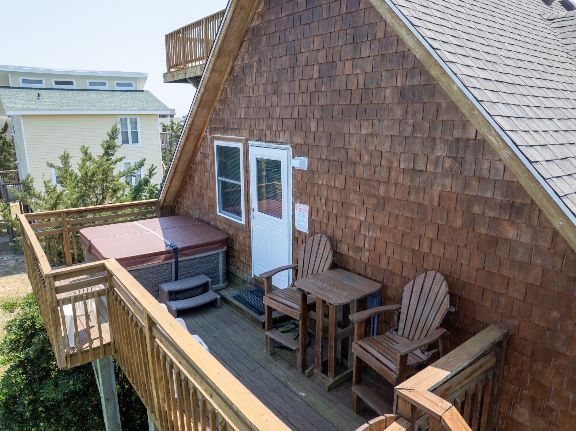 unique-oceanside-4-bedrooms-home/