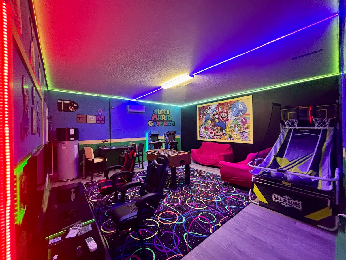 Epic Star Wars Theater, Mario Game Room & Pool image 2
