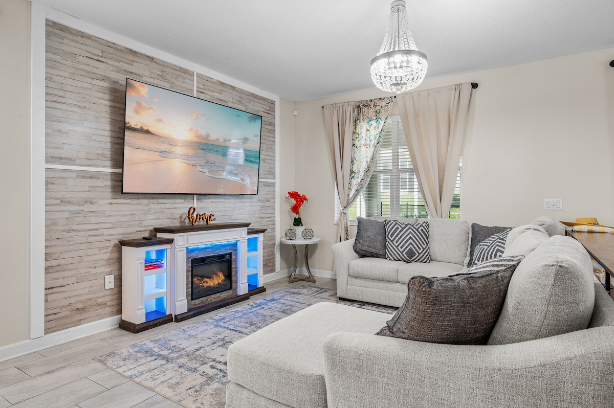 Epic Star Wars Theater, Mario Game Room & Pool image 3