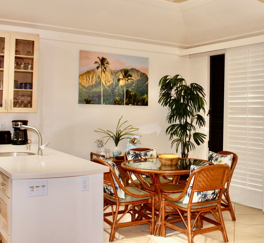 Open Concept Dining and Kitchen Area