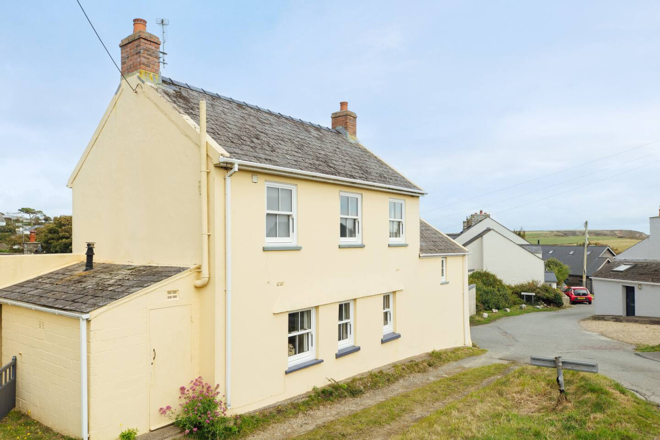 charming-upper-solva-cottage-by-beaches-and-harbour/