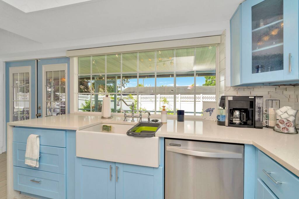 apollo-beach-oasis-3br-home-w-fire-pit-and-bbq/