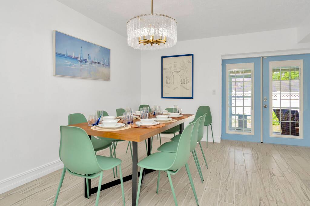 apollo-beach-oasis-3br-home-w-fire-pit-and-bbq/