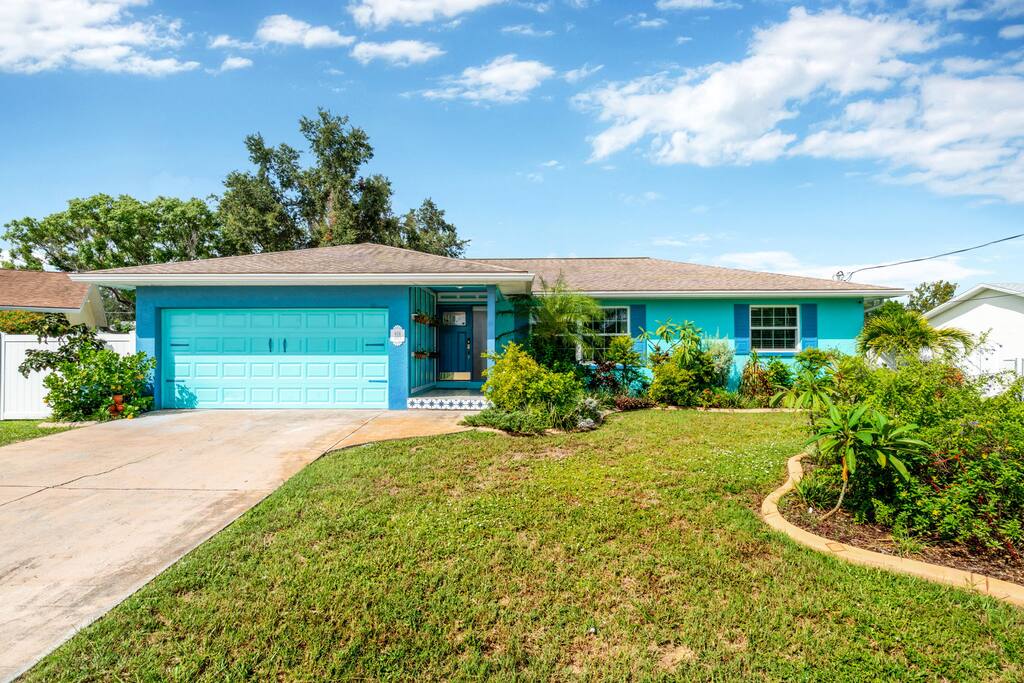 apollo-beach-oasis-3br-home-w-fire-pit-and-bbq/