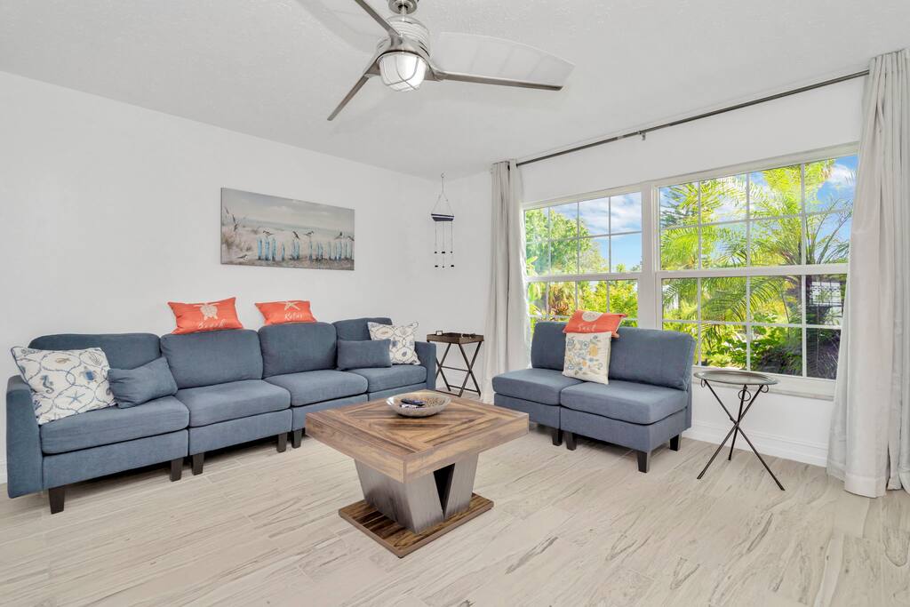 apollo-beach-oasis-3br-home-w-fire-pit-and-bbq/