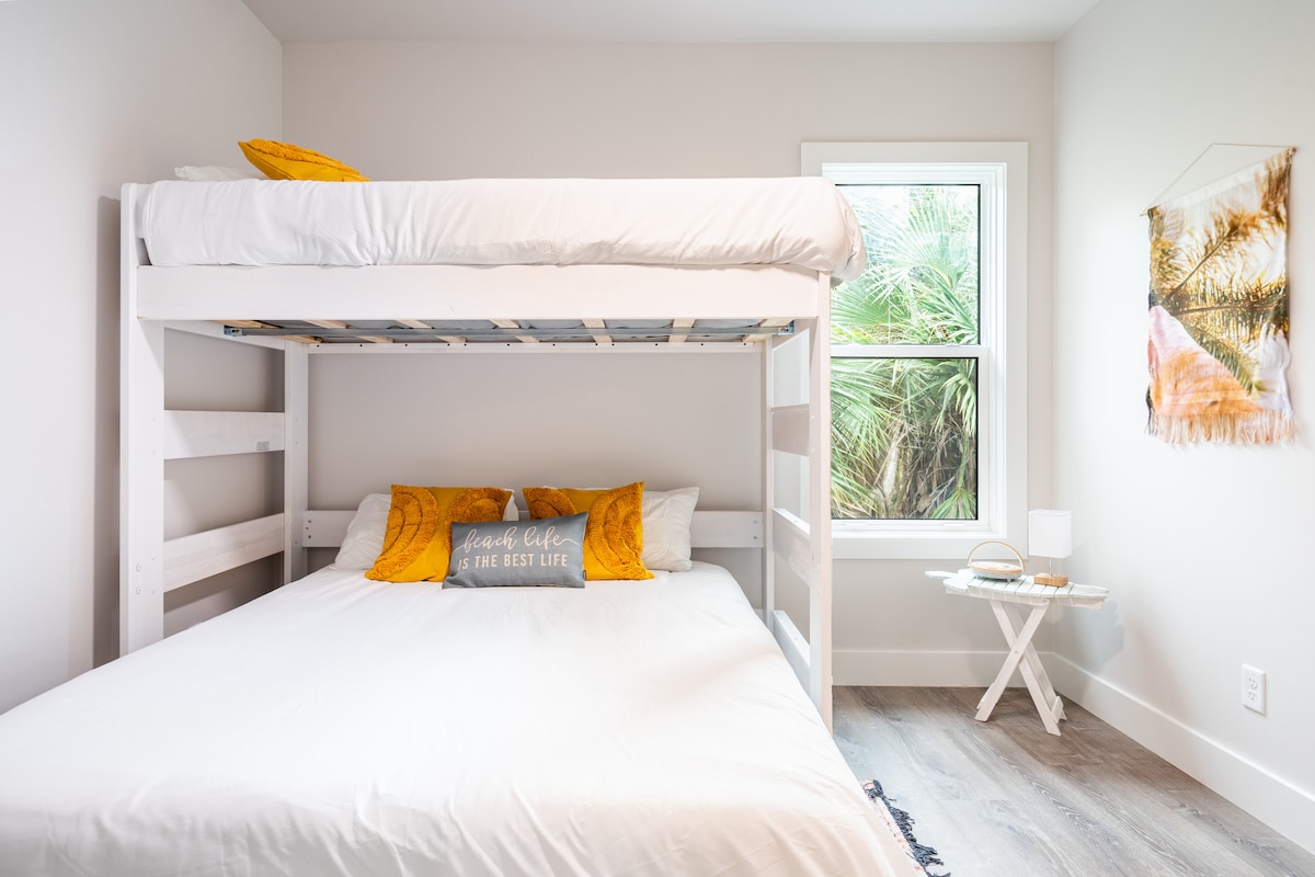 Coastal Sol Beach House - new home on Palm Island! image 3