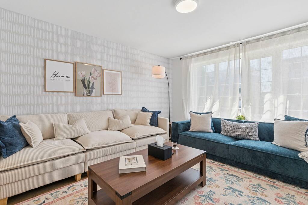 escapade-chambly-i-4br-+-spa/