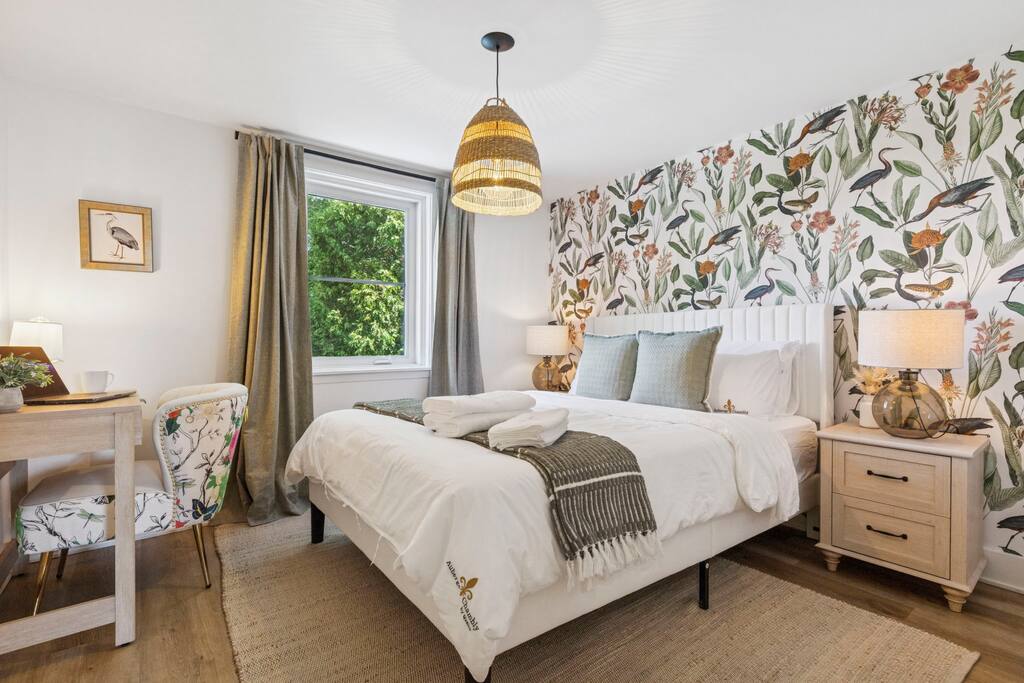 escapade-chambly-i-4br-+-spa/