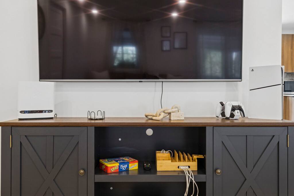 escapade-chambly-or-4br-spa-retreat/