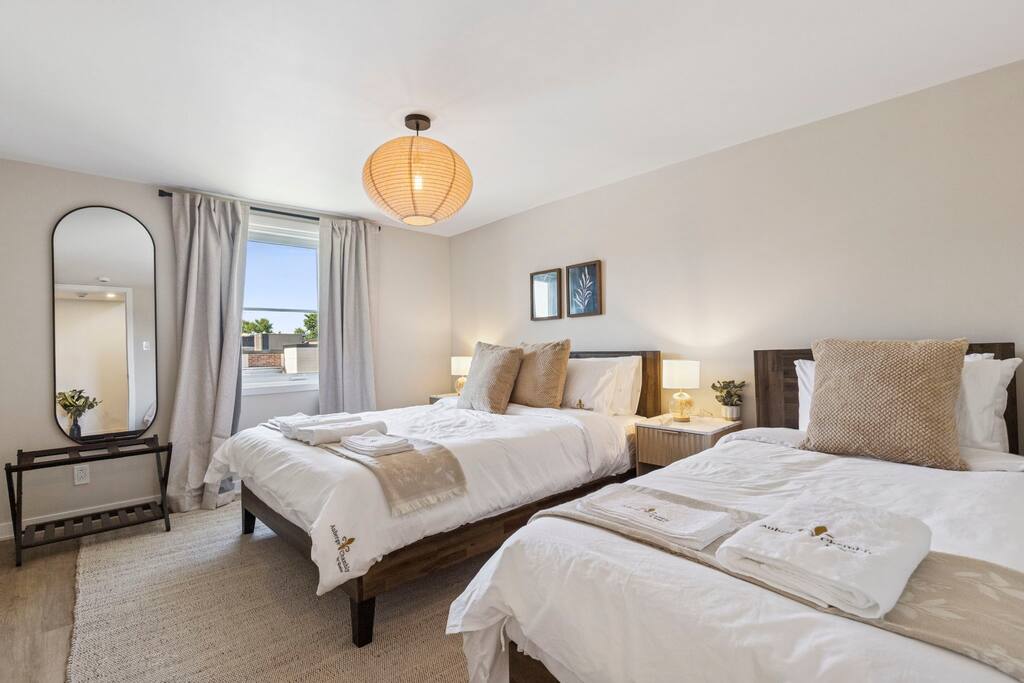 escapade-chambly-or-4br-spa-retreat/