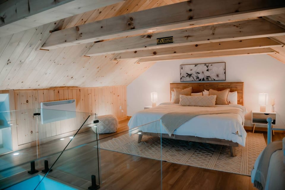 Escapade Chambly | 4BR Spa Retreat - Chambly