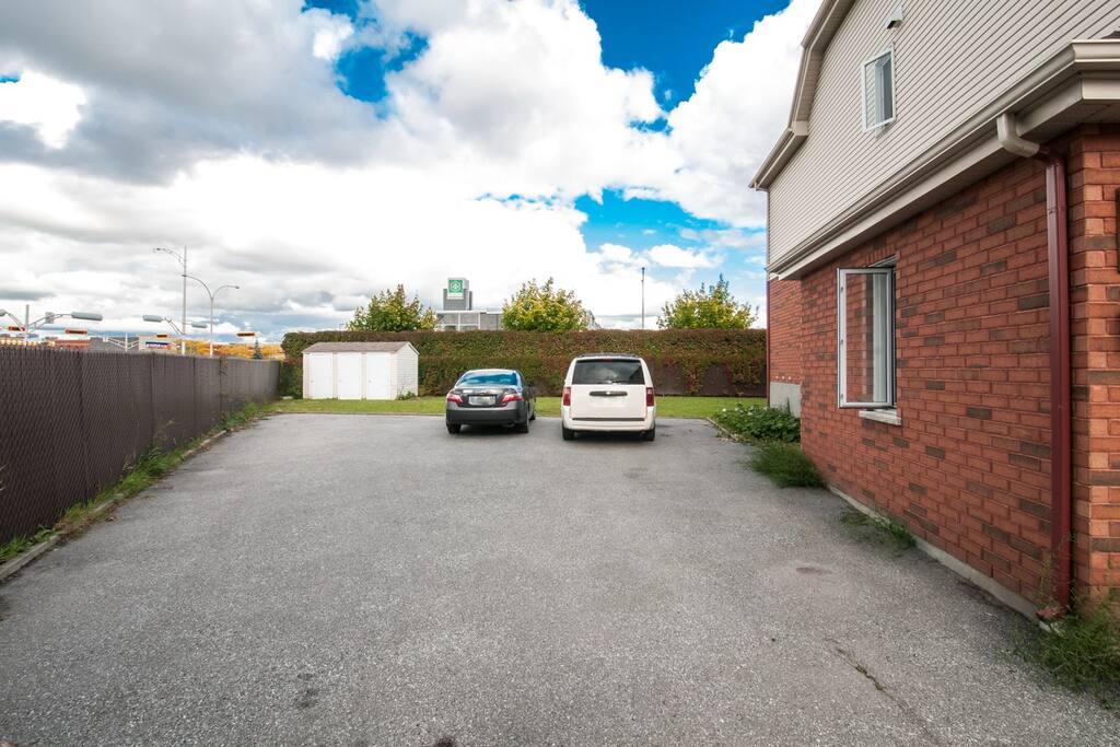 cozy-2br-apt-in-dix30-close-2-dt/