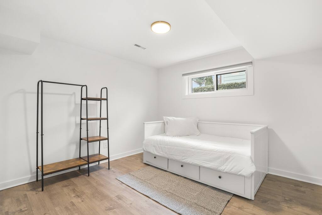 elegant-4-bedroom-modern-house/