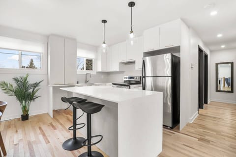 Elegant 4 bedroom modern house