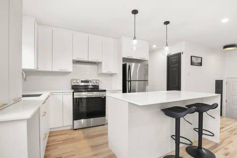 Elegant 4 bedroom modern house