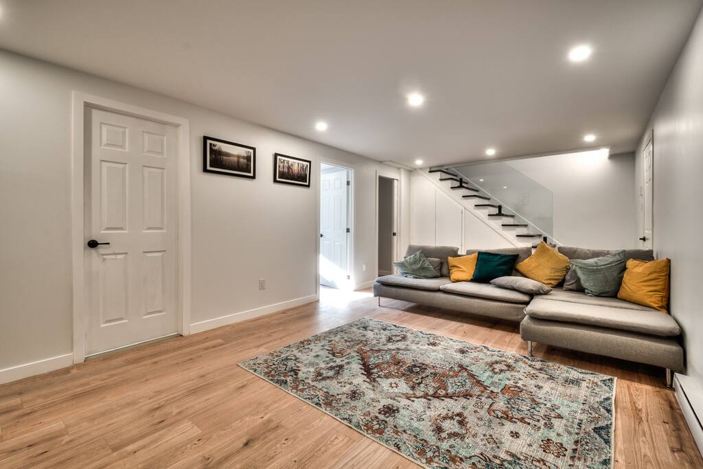 spacious-home-w-backyard-and-sun-loungers/