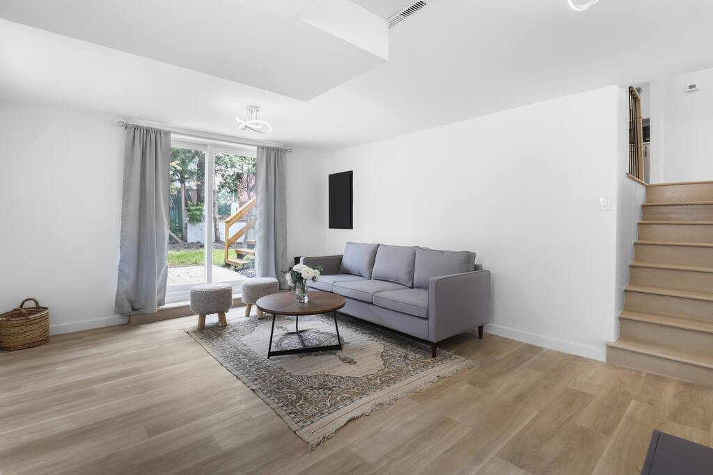 family-friendly-escape-walk-to-shops-and-fun/