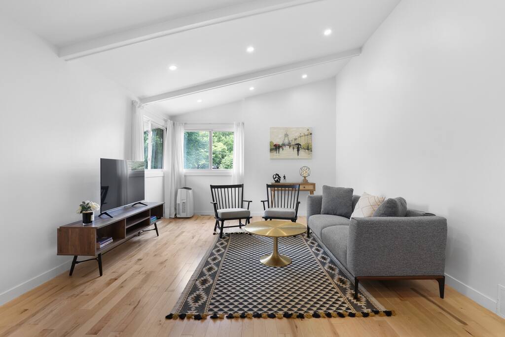 family-friendly-escape-walk-to-shops-and-fun/