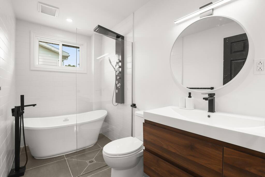 family-friendly-escape-walk-to-shops-and-fun/