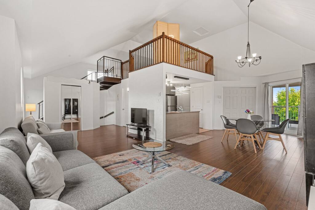 spacious-condo-w-balcony-and-living-space/