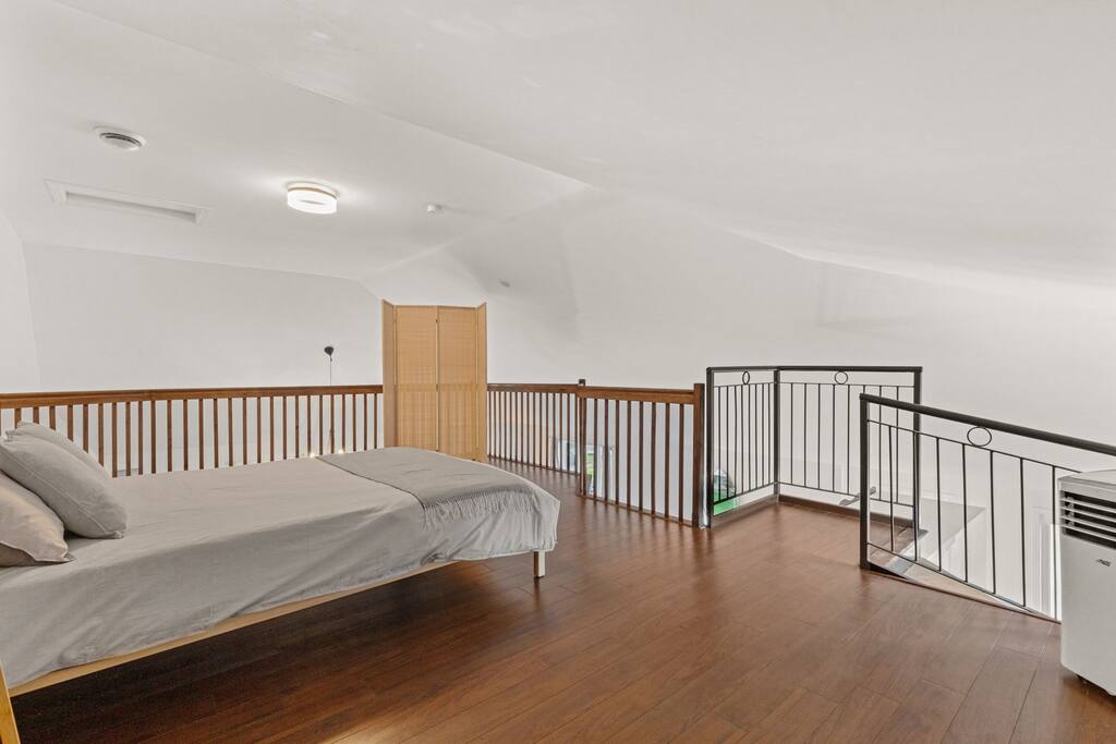 spacious-condo-w-balcony-and-living-space/