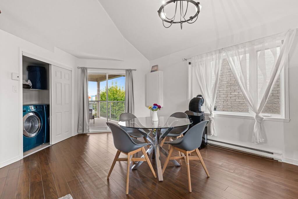 spacious-condo-w-balcony-and-living-space/