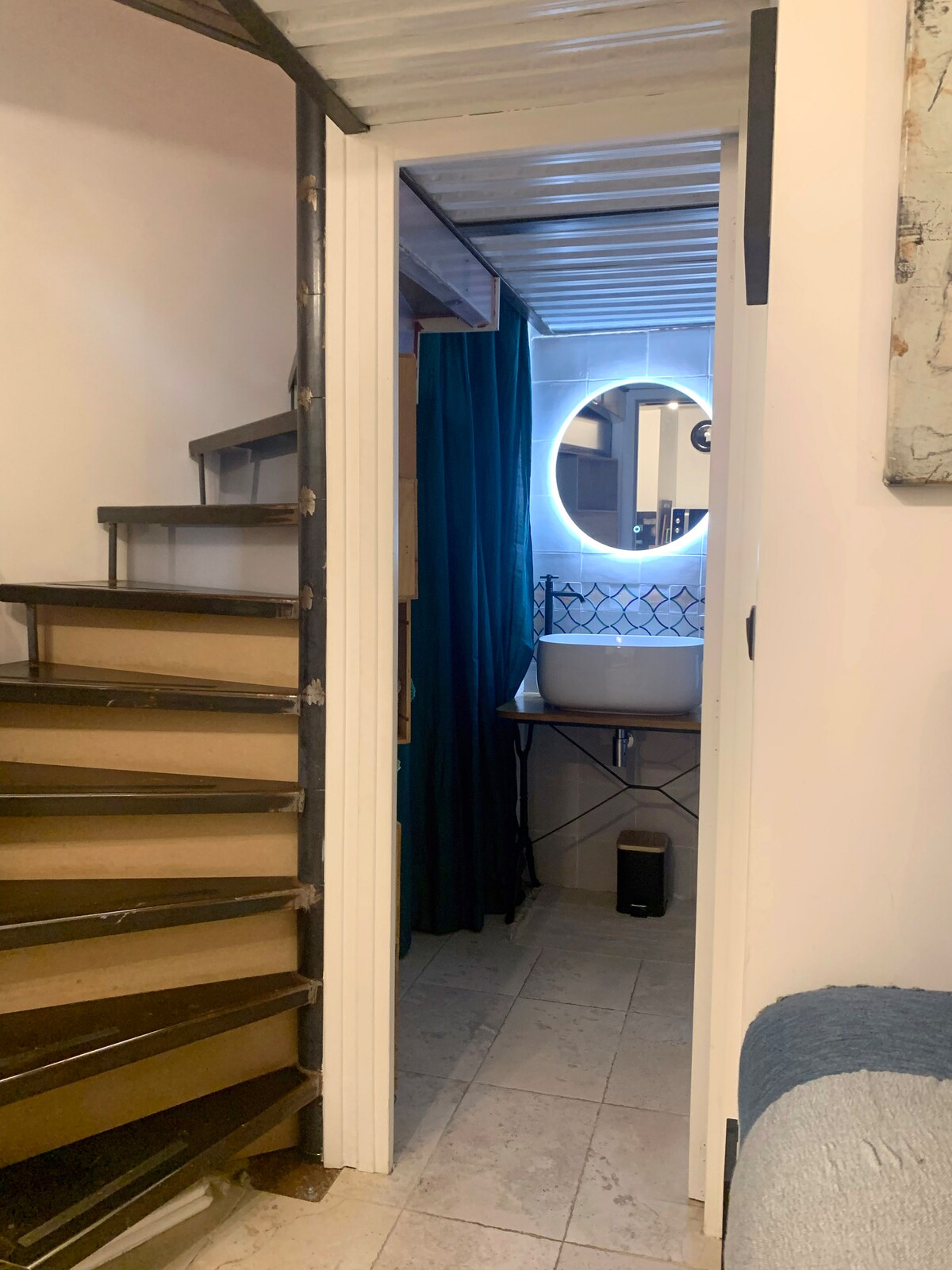 Atypical 28 m2 apartment in Paris