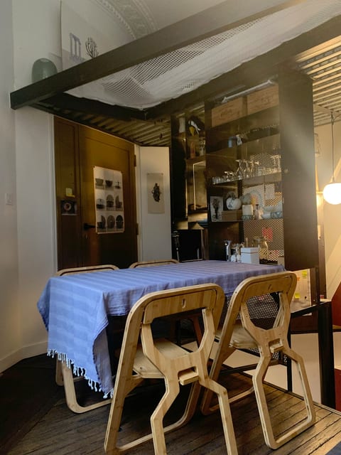Atypical 28 m2 apartment in Paris image 3