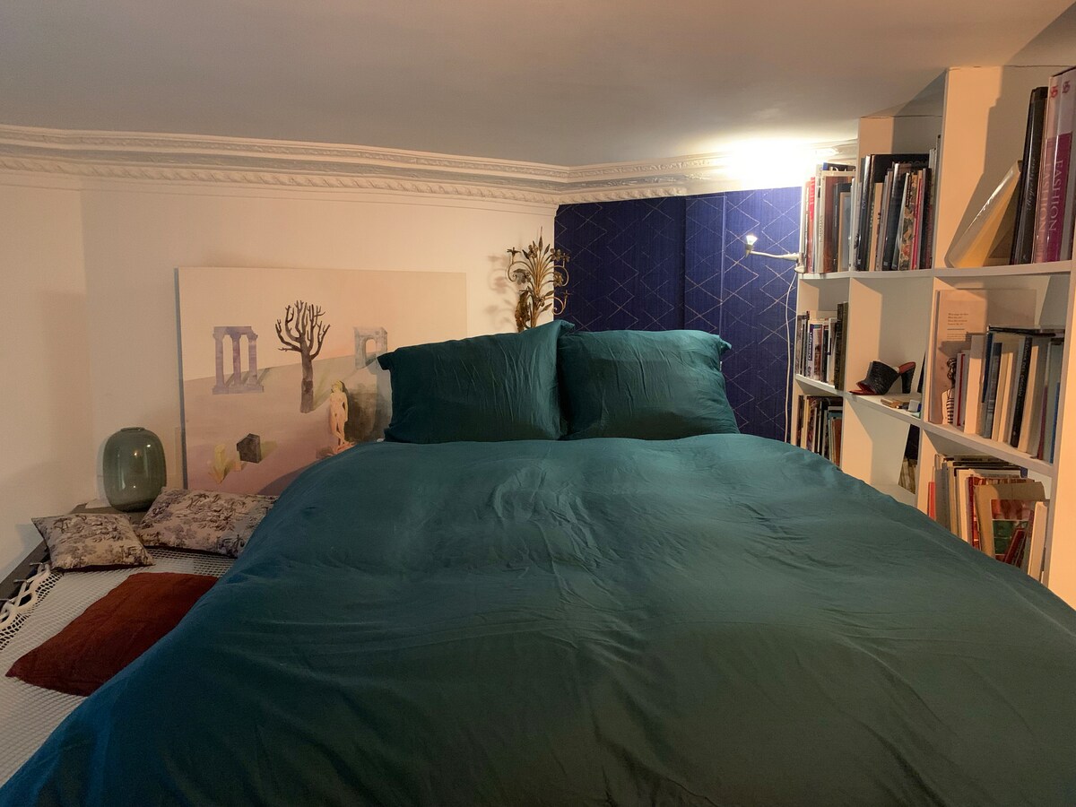 Atypical 28 m2 apartment in Paris