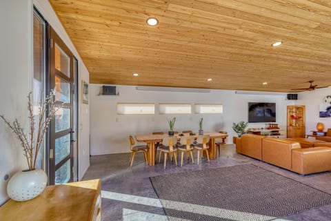 MCM Pool Escape - High-End Black Hills Stay