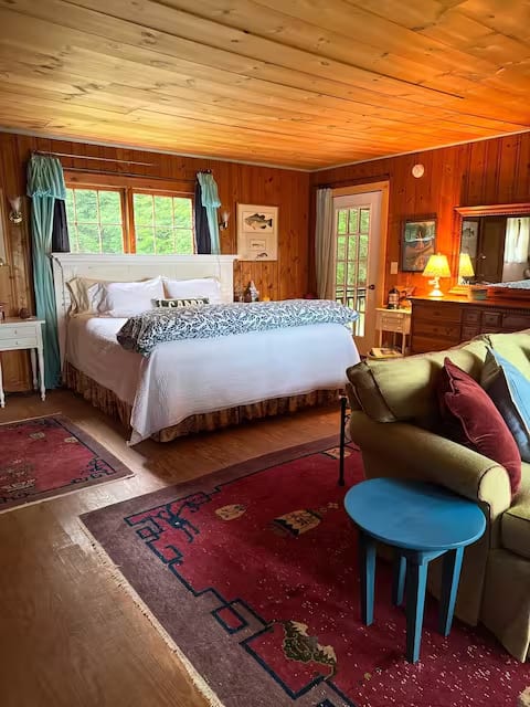 Get-Away Cabin in Plymouth, Vermont. - Plymouth
