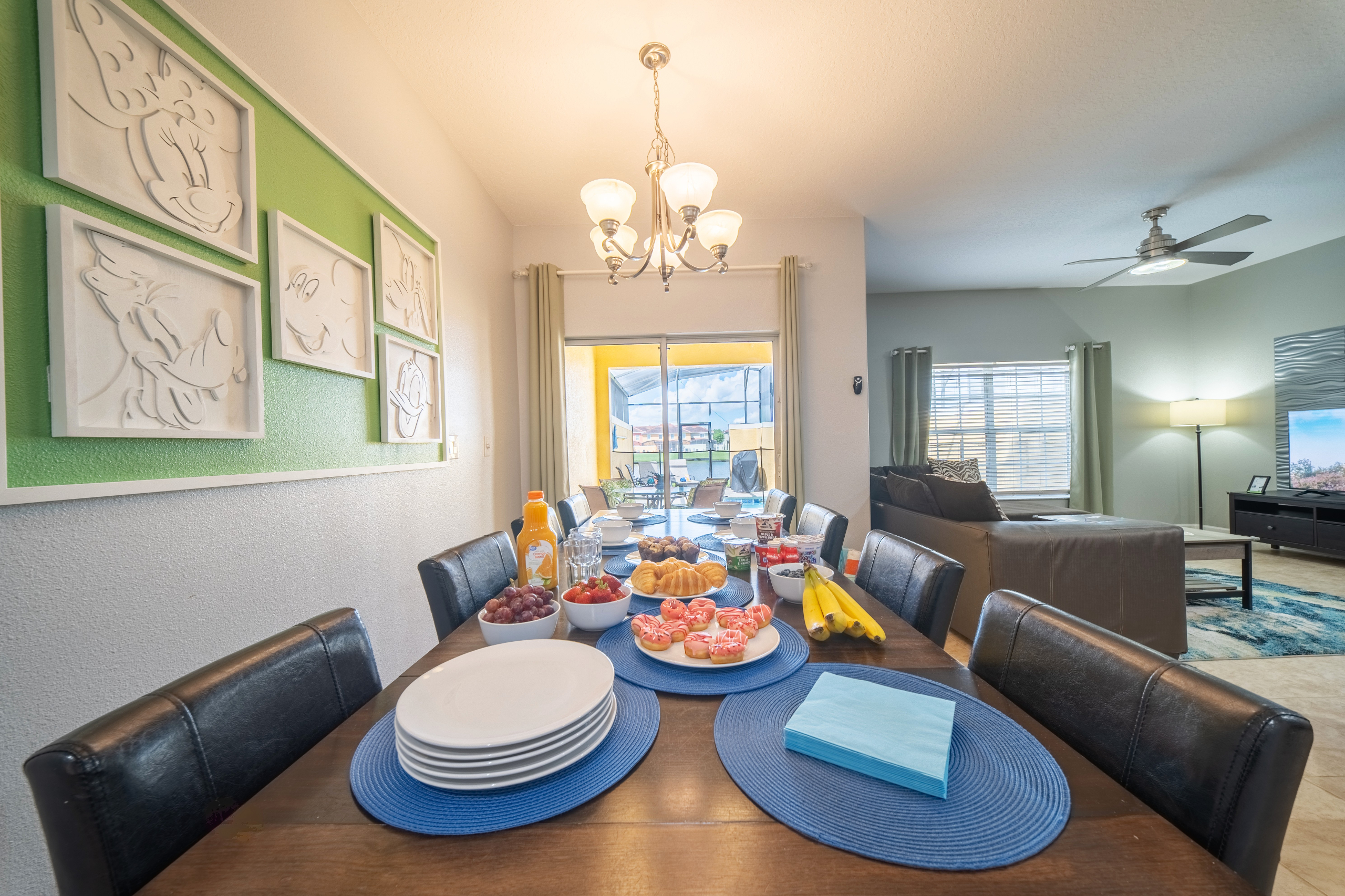 Breakfast before the parks, family game night or a leisurely adults-only meal after the kids have finished—the table becomes whatever your vacation needs it to be with seating for 8.