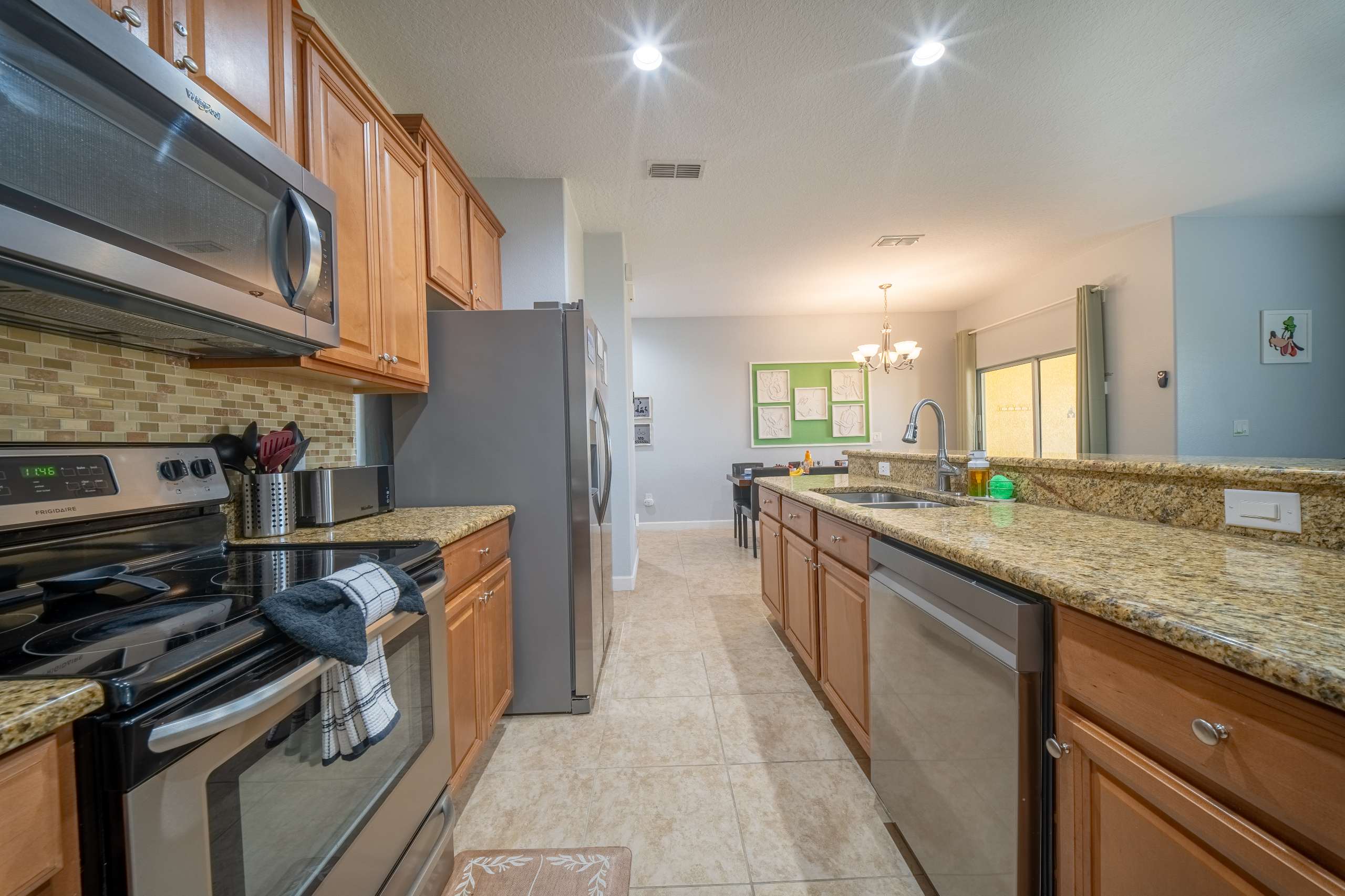 The dishwasher and microwave make quick work of snacks and dishes!