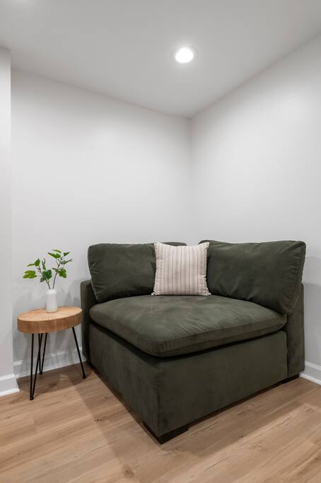 Entire Unit+Near Wrigley+Reserved Parking+Laundry!