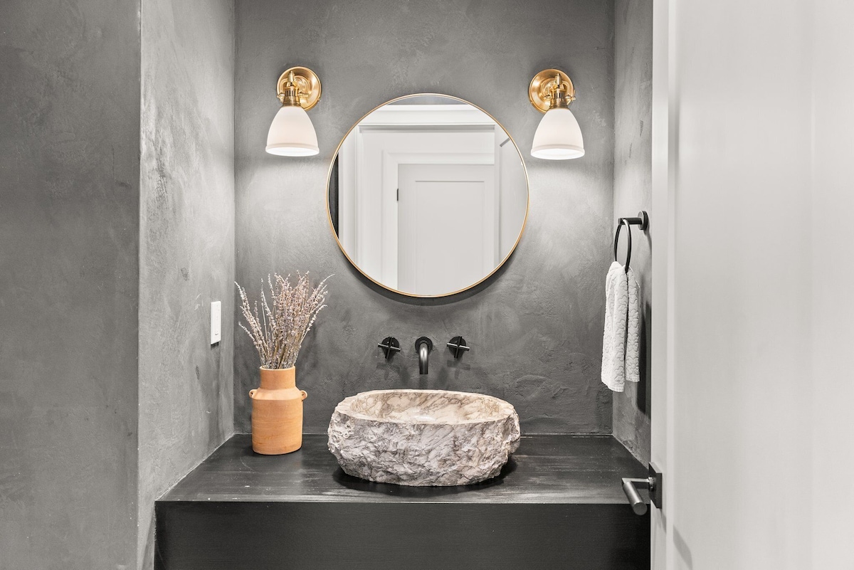 luxury-3-bed-3-ensuite-farmhouse-2-min-walk-to-the-beach/