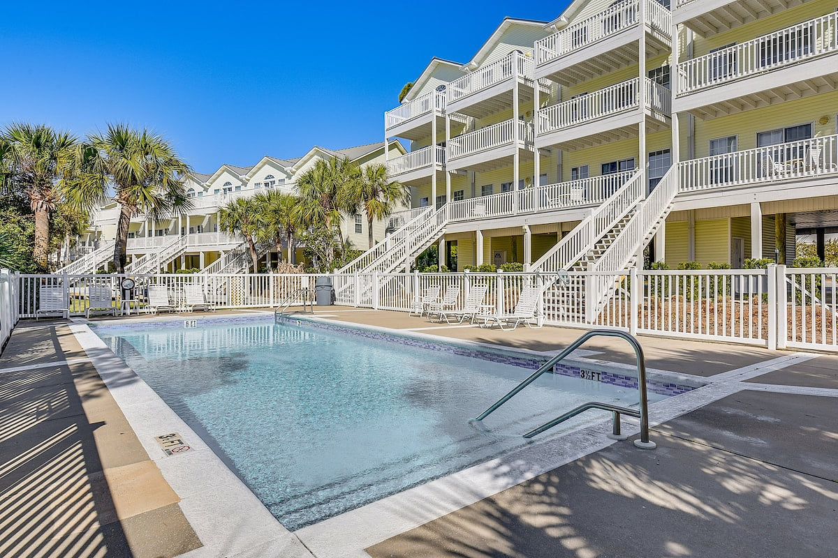 Gulf Views, Pool, Hot Tub, Tennis, close to beach! image 3 Seaside Haven