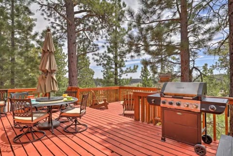 🌲🦌Quiet, private DUCK CREEK cabin close to parks