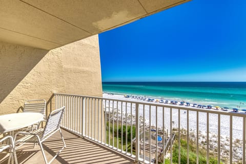 B405 | The Beach House Condominiums