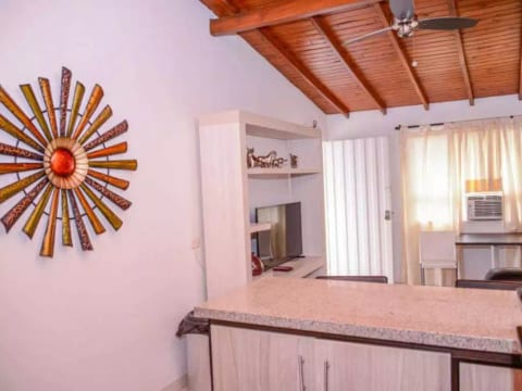 3 Bedroom Apartment AC Fiber wifi Free Parking