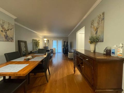 Cozy 2-bedroom apartment in Mill Basin